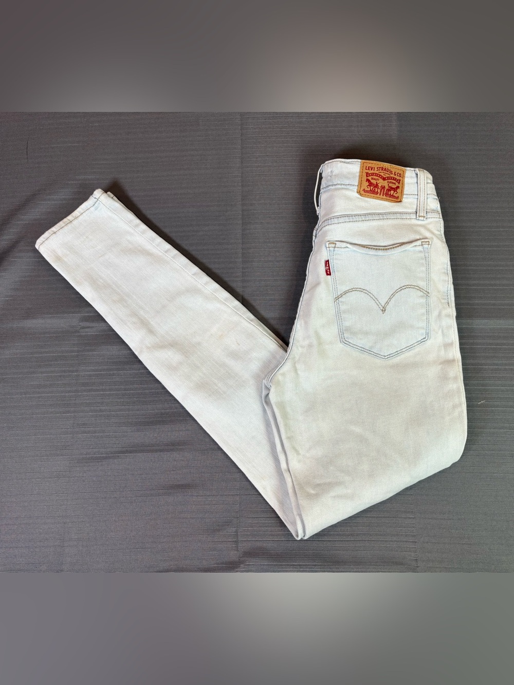 Levi’s 721 High Rise Skinny Jeans W26 – White Distressed Stretch Denim